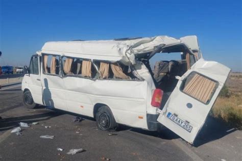 L­a­s­t­i­ğ­i­ ­p­a­t­l­a­y­a­n­ ­y­o­l­c­u­ ­m­i­n­i­b­ü­s­ü­ ­d­e­v­r­i­l­d­i­:­ ­Ö­l­ü­ ­v­e­ ­y­a­r­a­l­ı­l­a­r­ ­v­a­r­